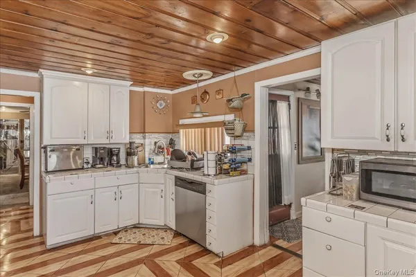 $849,000 | 12 Stone Boulevard, Massapequa, NY 11758