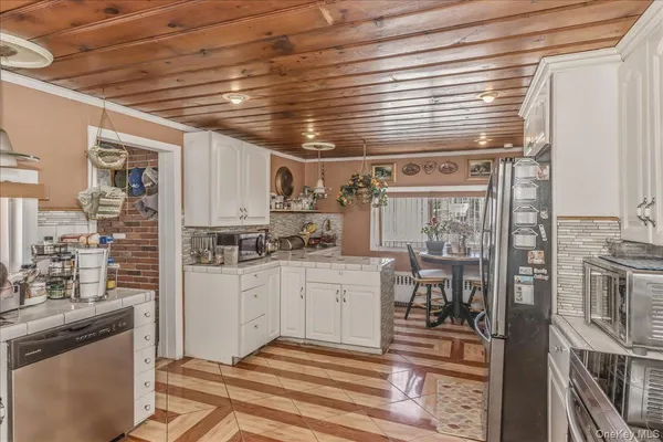 $849,000 | 12 Stone Boulevard, Massapequa, NY 11758