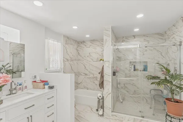 $849,000 | 12 Stone Boulevard, Massapequa, NY 11758