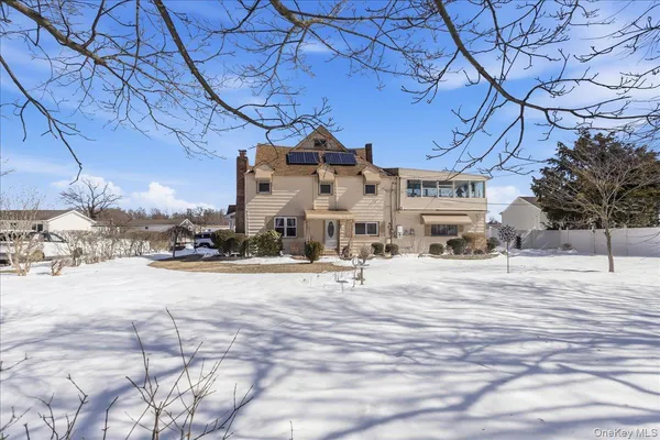 $849,000 | 12 Stone Boulevard, Massapequa, NY 11758