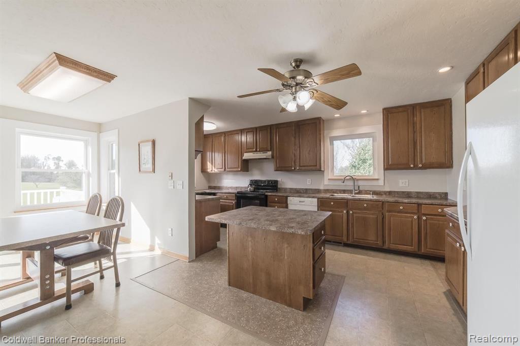 9910 Fostoria Road Fostoria, MI 48435 - Photo 7 of 43
