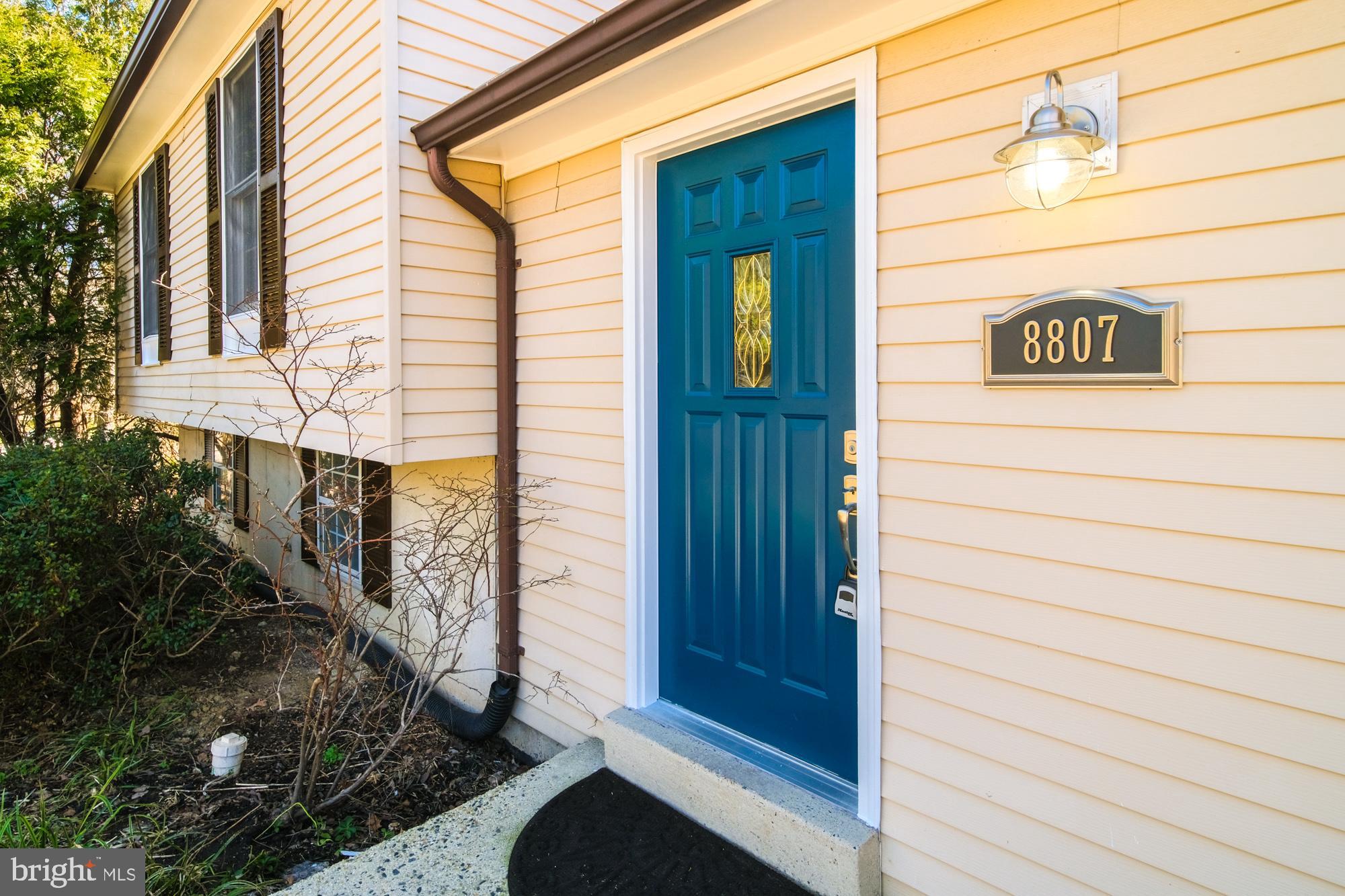 8807 Redman Street Springfield, VA 22153 - Photo 2 of 25 Gallery Image 2