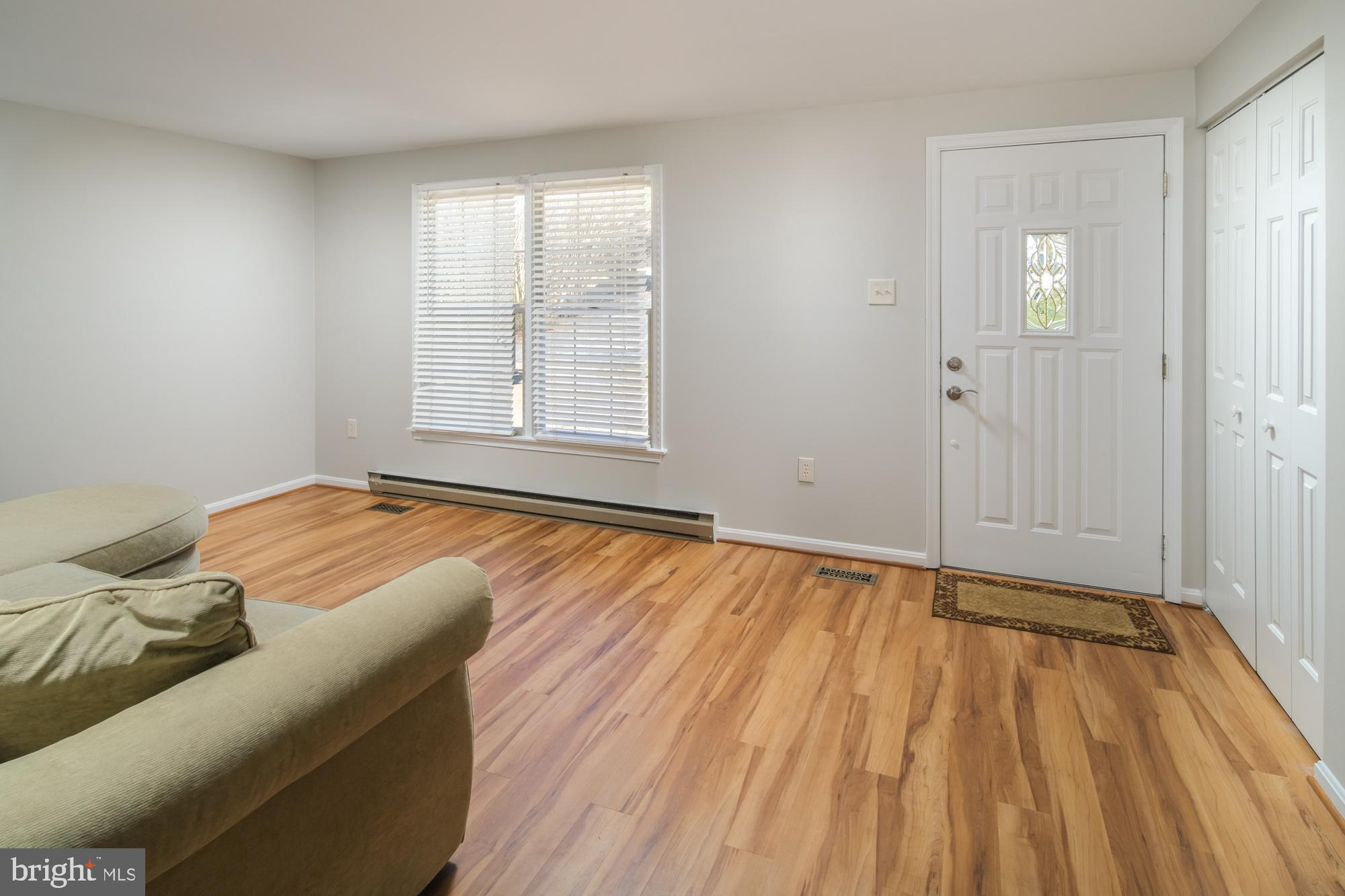 8807 Redman Street Springfield, VA 22153 - Photo 4 of 25 Gallery Image 4