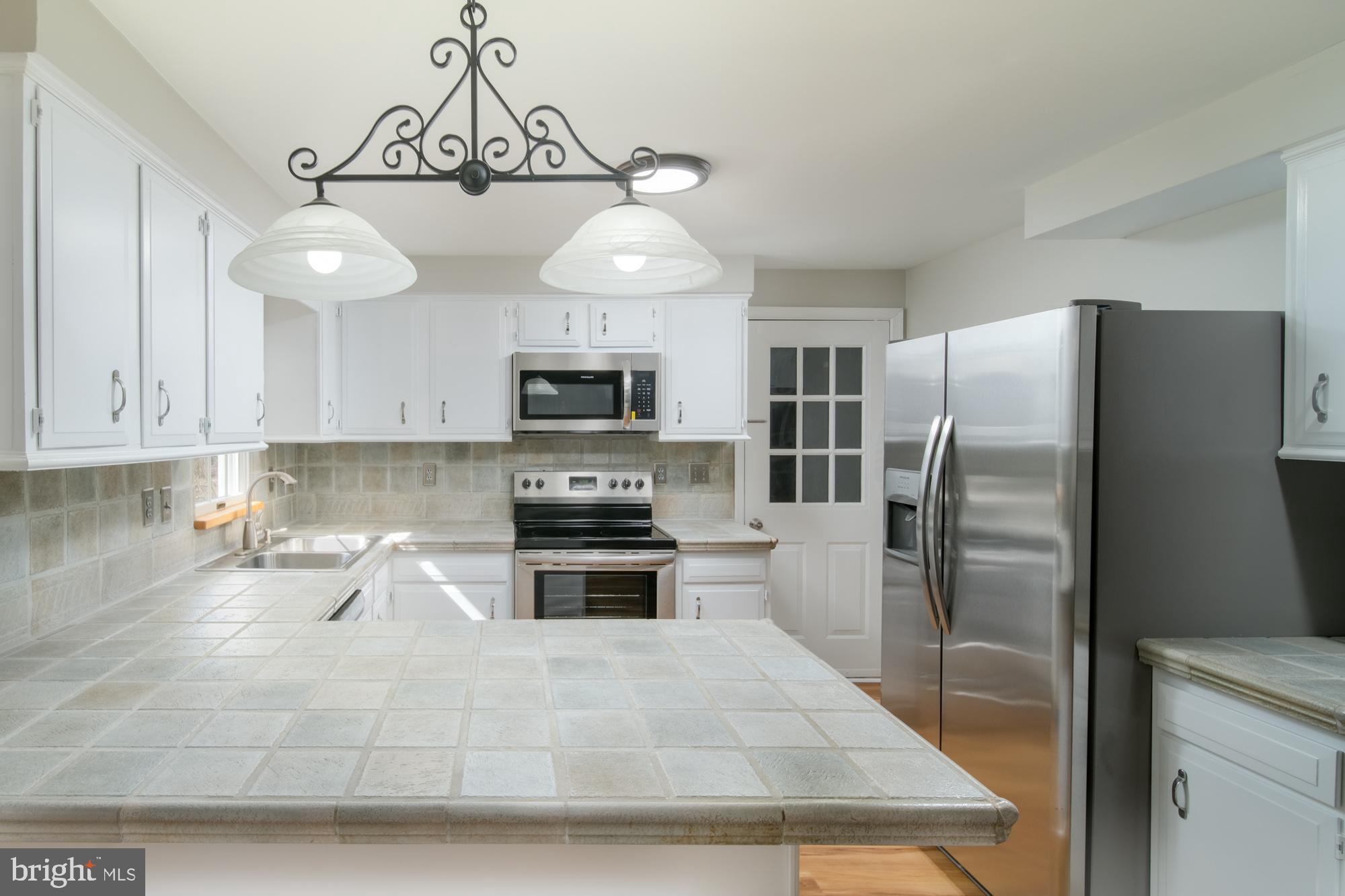8807 Redman Street Springfield, VA 22153 - Photo 6 of 25 Gallery Image 6