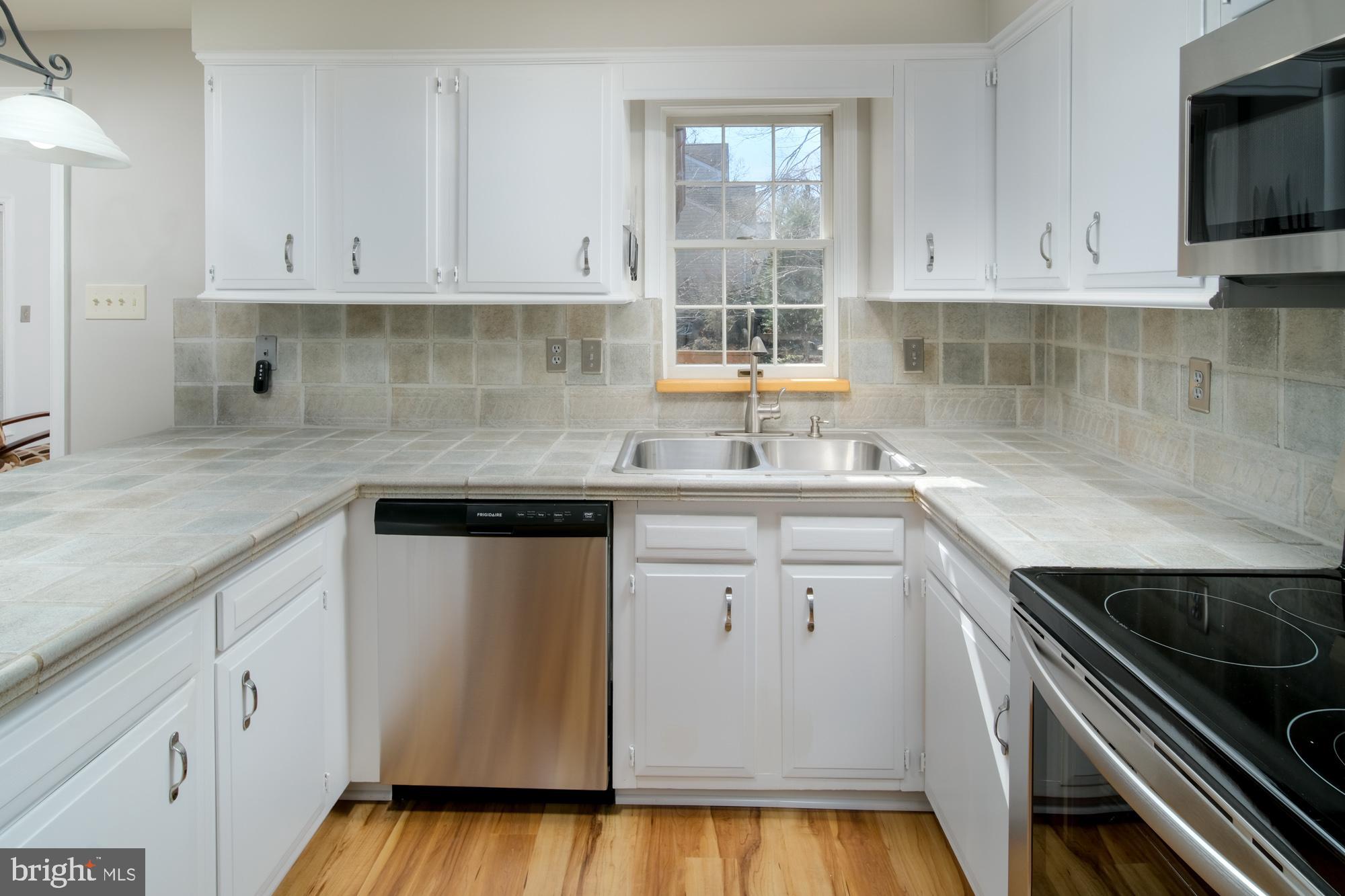 8807 Redman Street Springfield, VA 22153 - Photo 7 of 25 Gallery Image 7