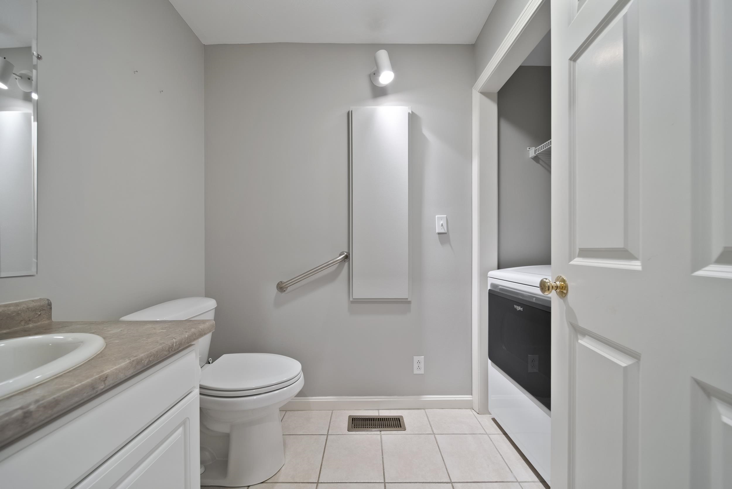 81 Pleasant Street Windham, NH 03087 - Photo 16 of 37