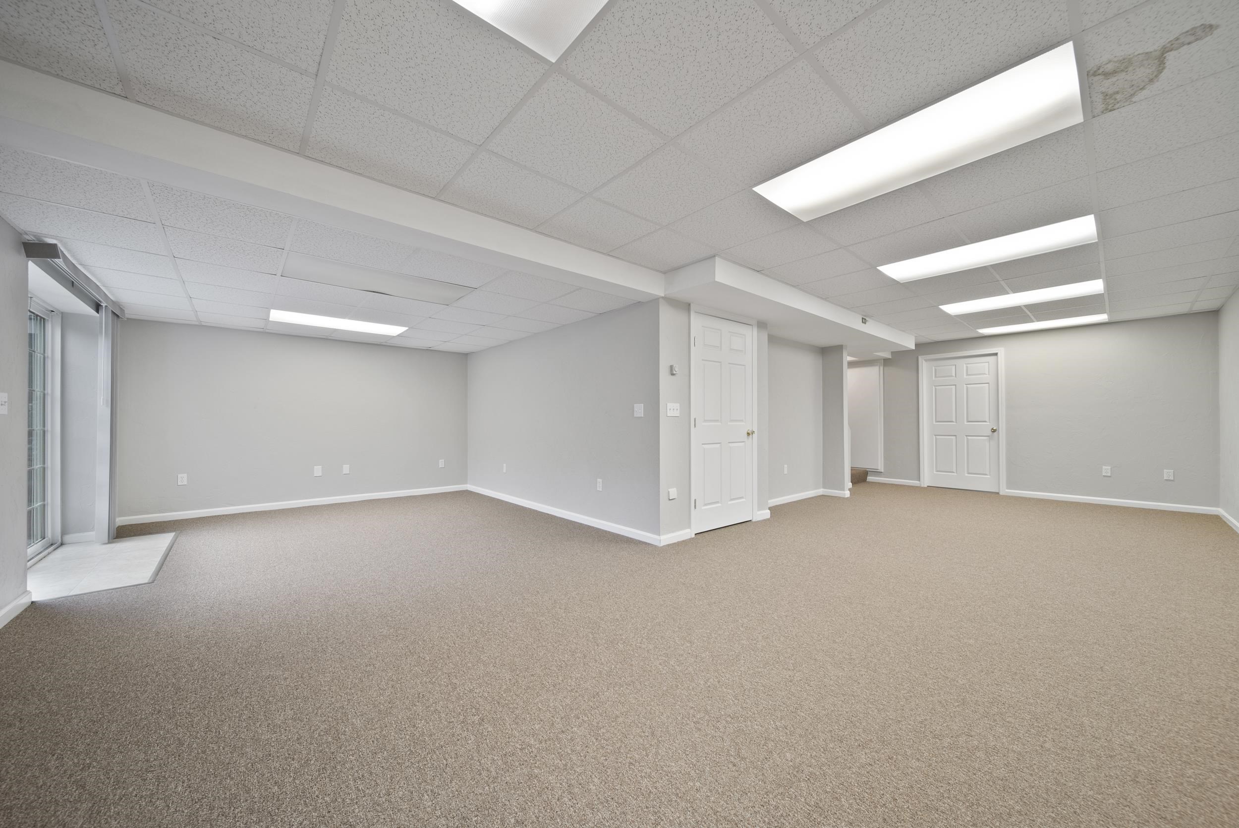 81 Pleasant Street Windham, NH 03087 - Photo 23 of 37