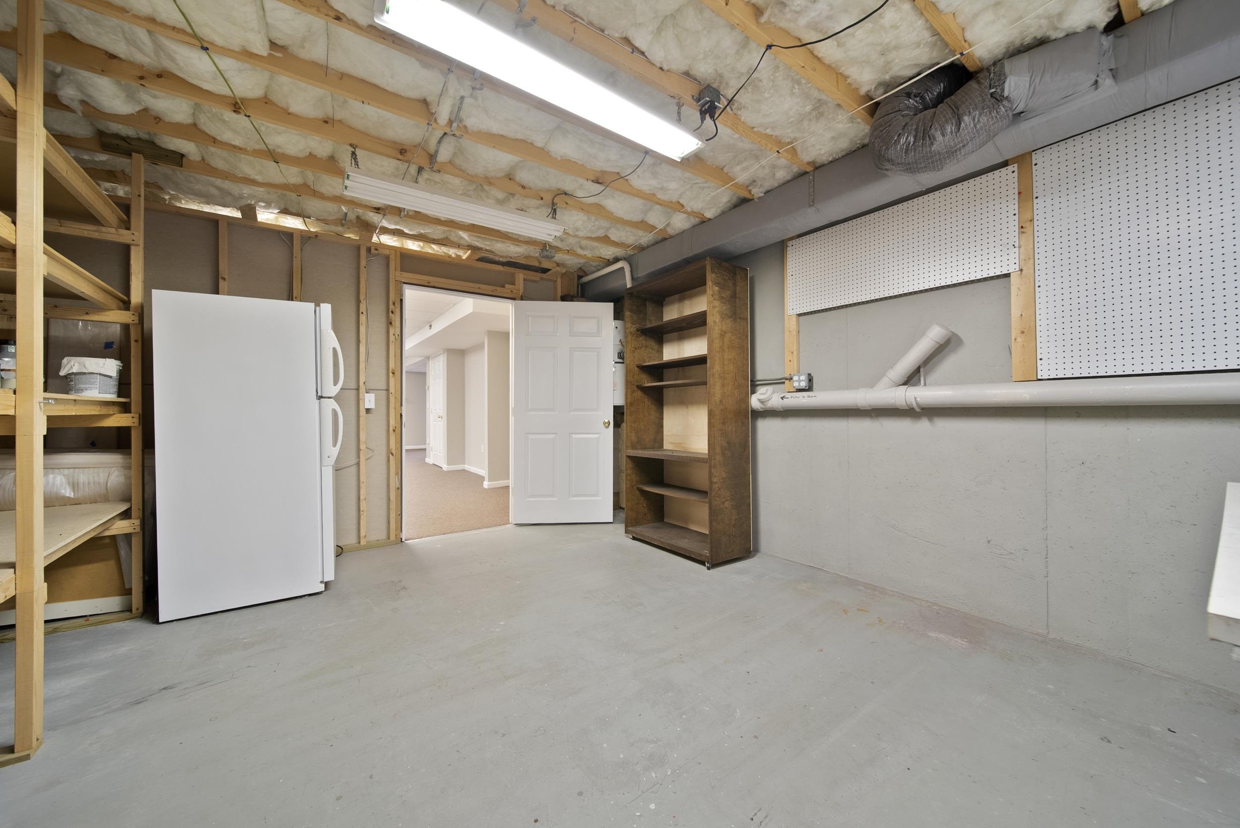 81 Pleasant Street Windham, NH 03087 - Photo 24 of 37