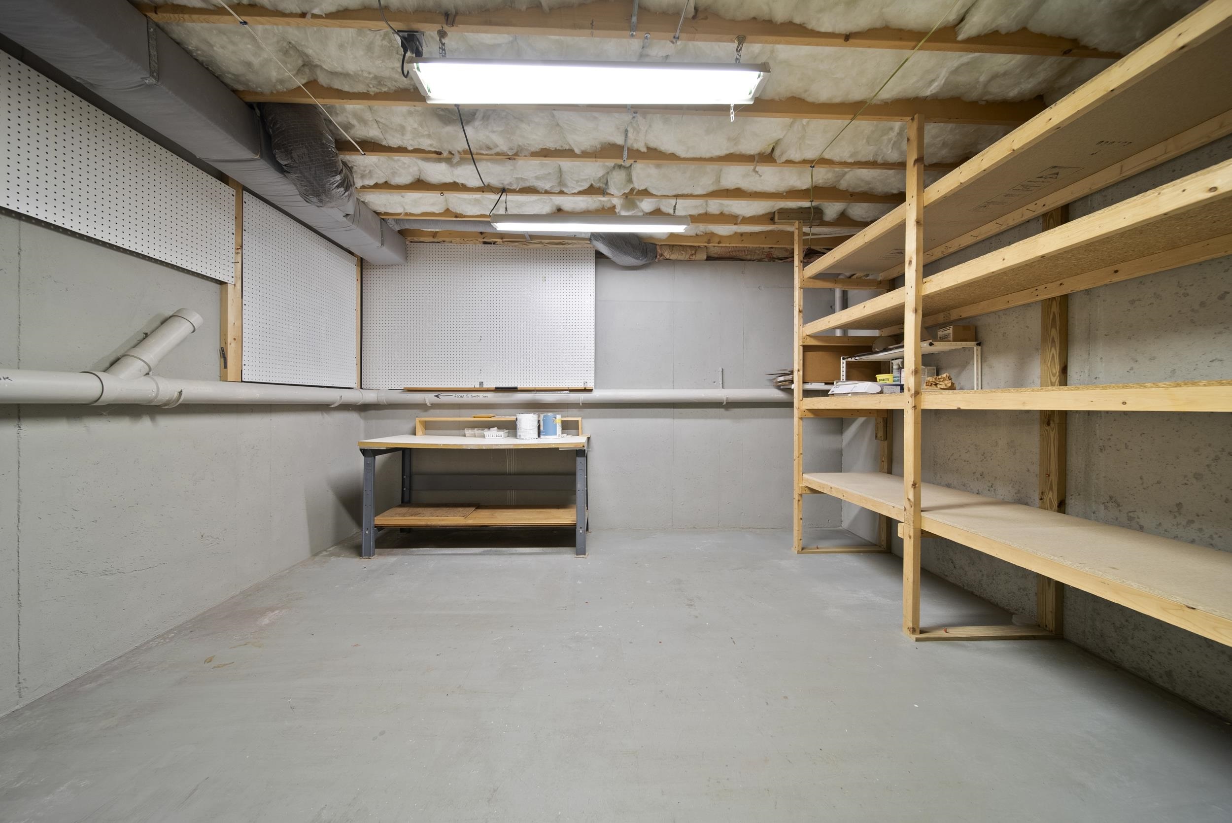 81 Pleasant Street Windham, NH 03087 - Photo 25 of 37