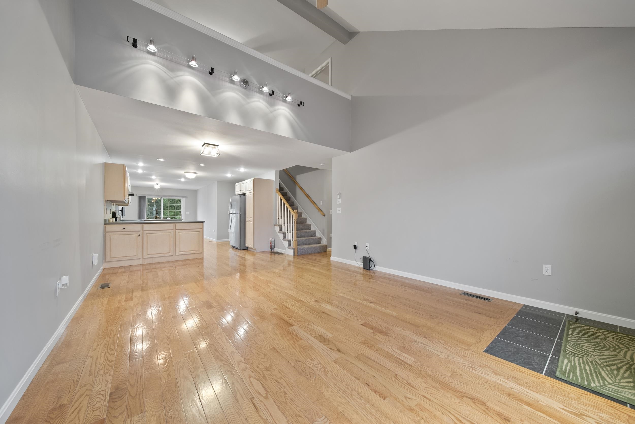 81 Pleasant Street Windham, NH 03087 - Photo 4 of 37