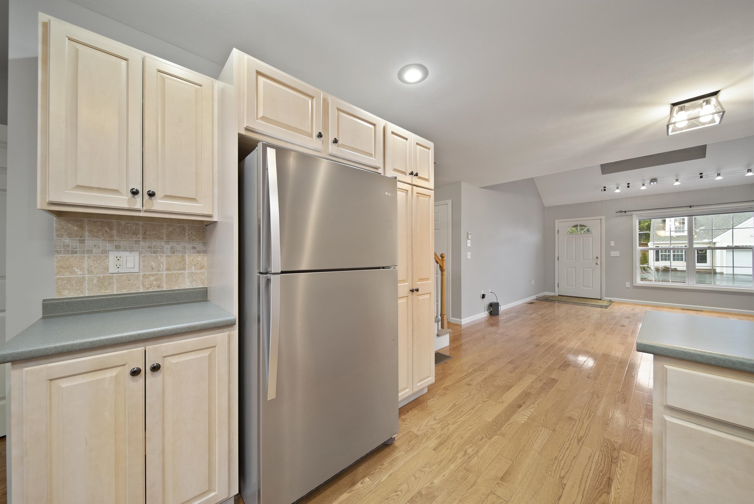 81 Pleasant Street Windham, NH 03087 - Photo 7 of 37