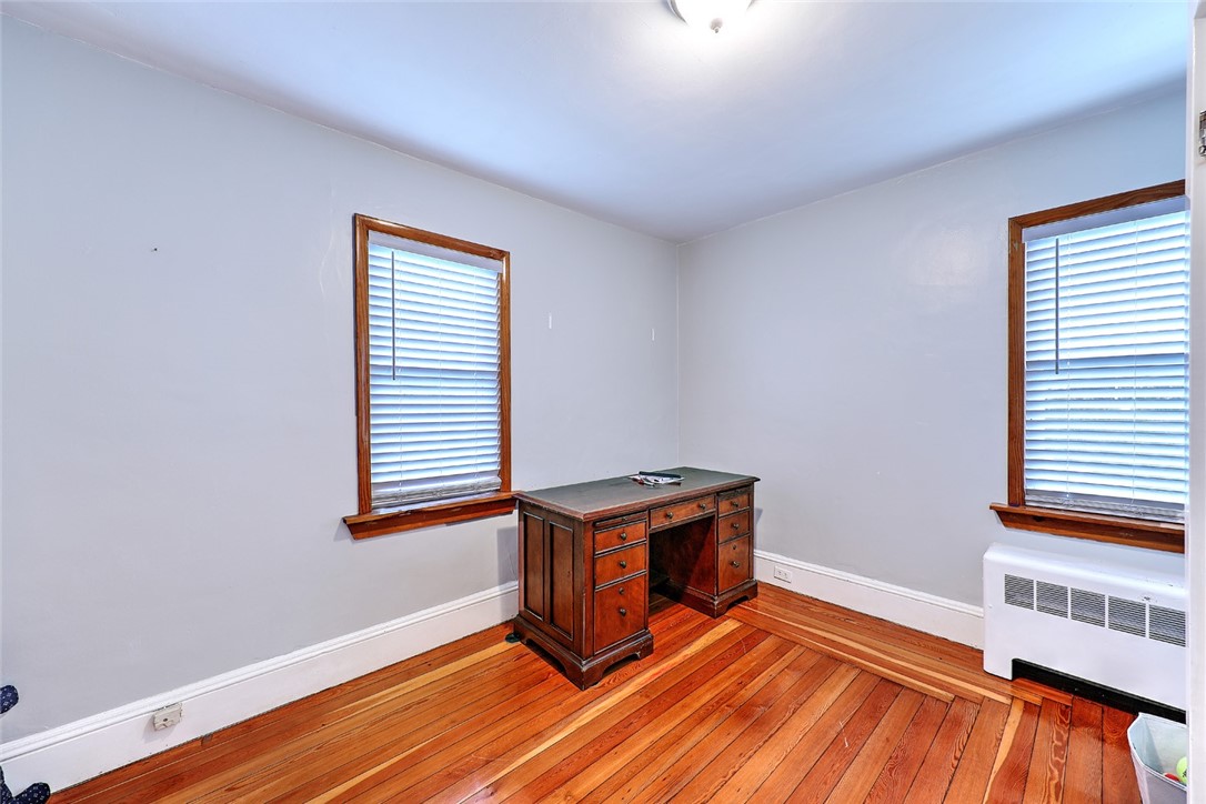 509 Middle Highway, Unit 2 Barrington, RI 02806 - Photo 23 of 34 Bedroom 3