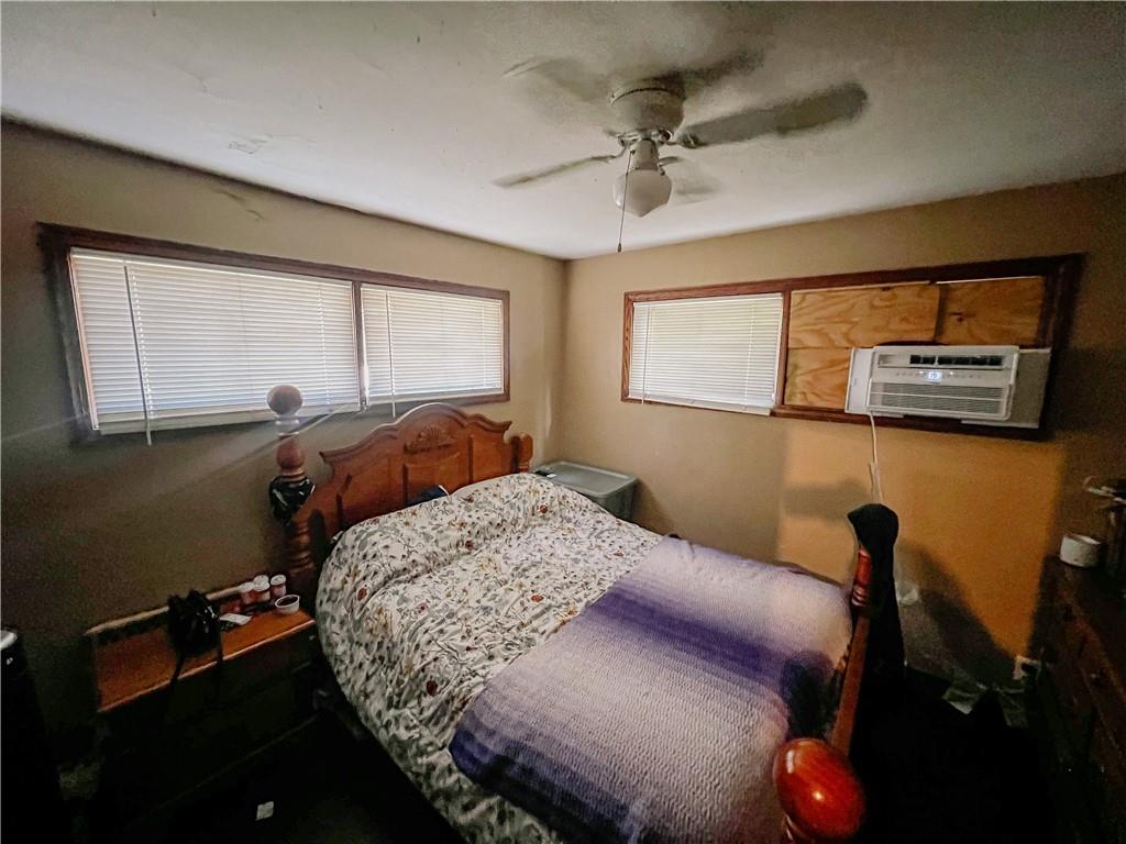 1638 Shady Drive Farrell, PA 16121 - Photo 13 of 21 a bed room with a bed