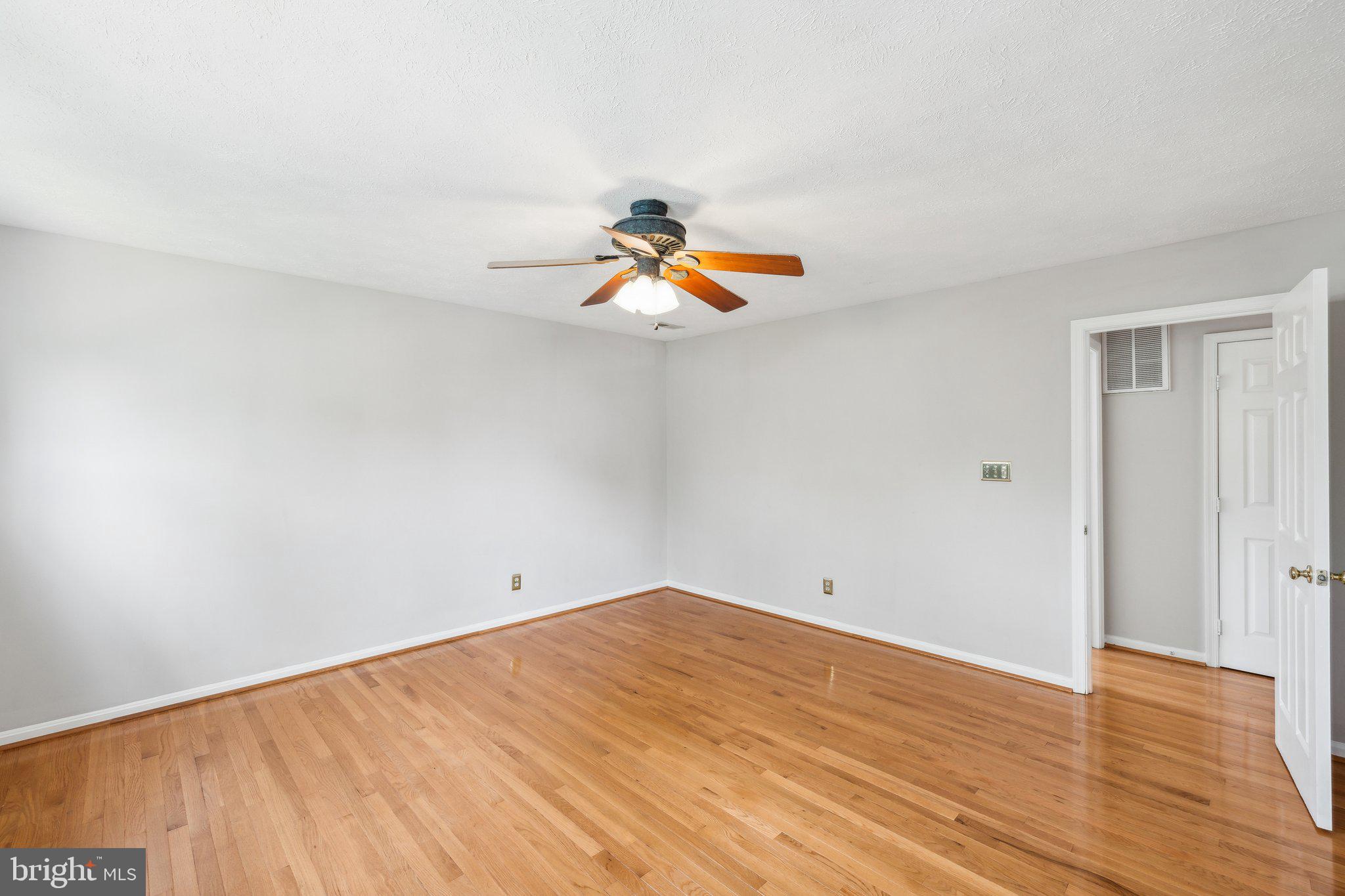 14 St Peters Court Stafford, VA 22556 - Photo 27 of 47 a very nice looking room with a ceiling fan
