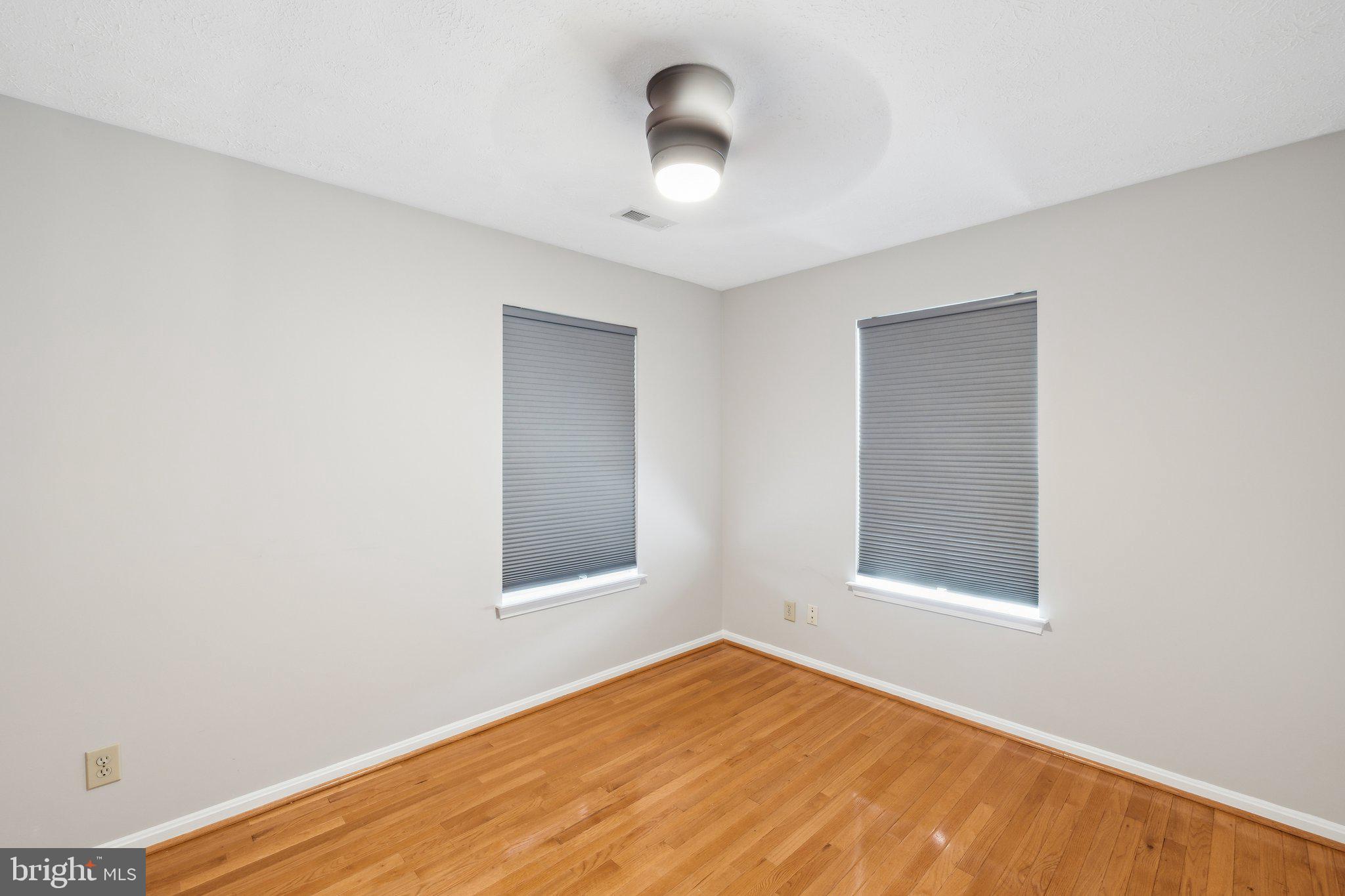 14 St Peters Court Stafford, VA 22556 - Photo 29 of 47 an empty room with a window