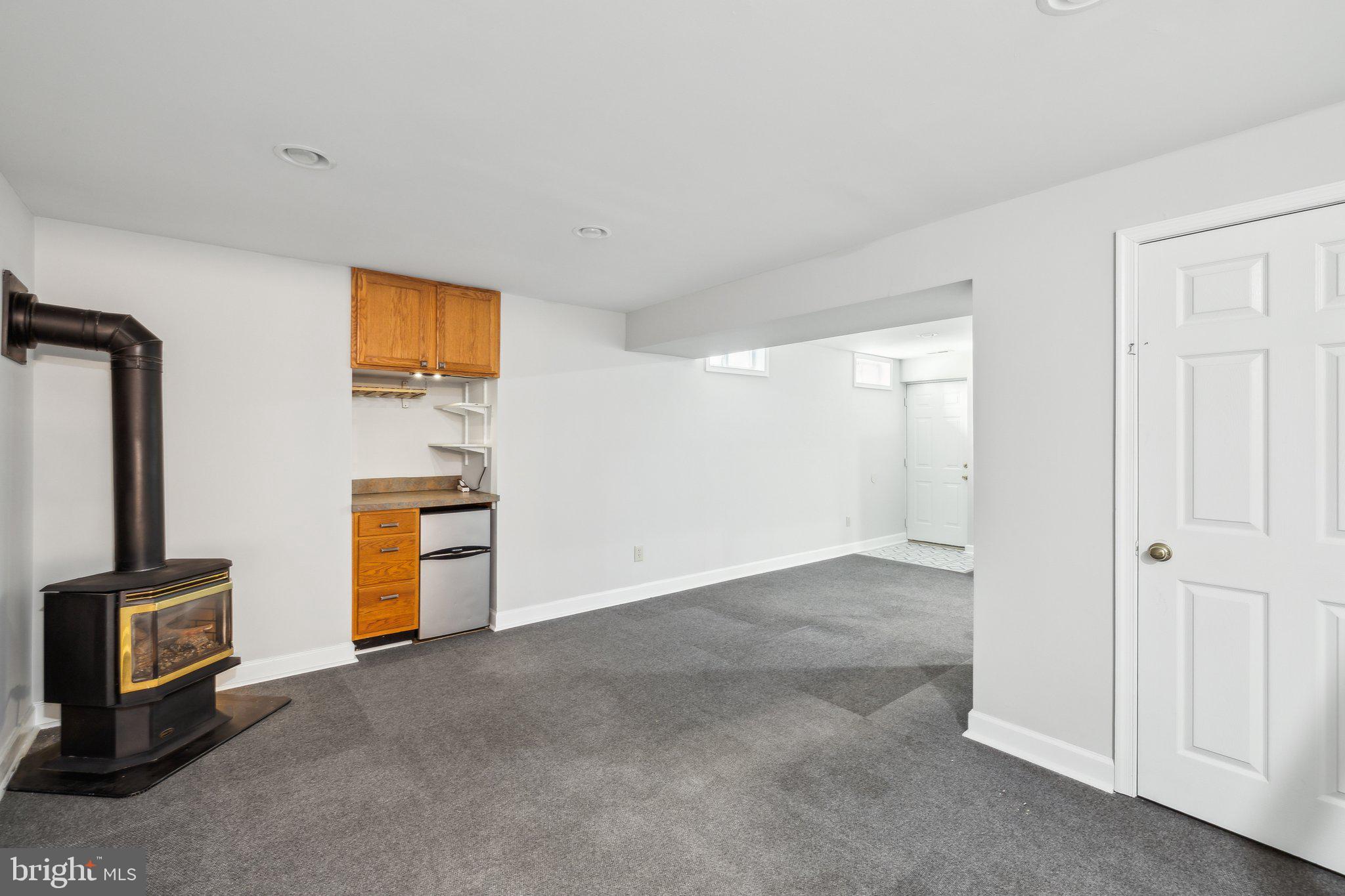 14 St Peters Court Stafford, VA 22556 - Photo 31 of 47 a view of a livingroom with a fireplace