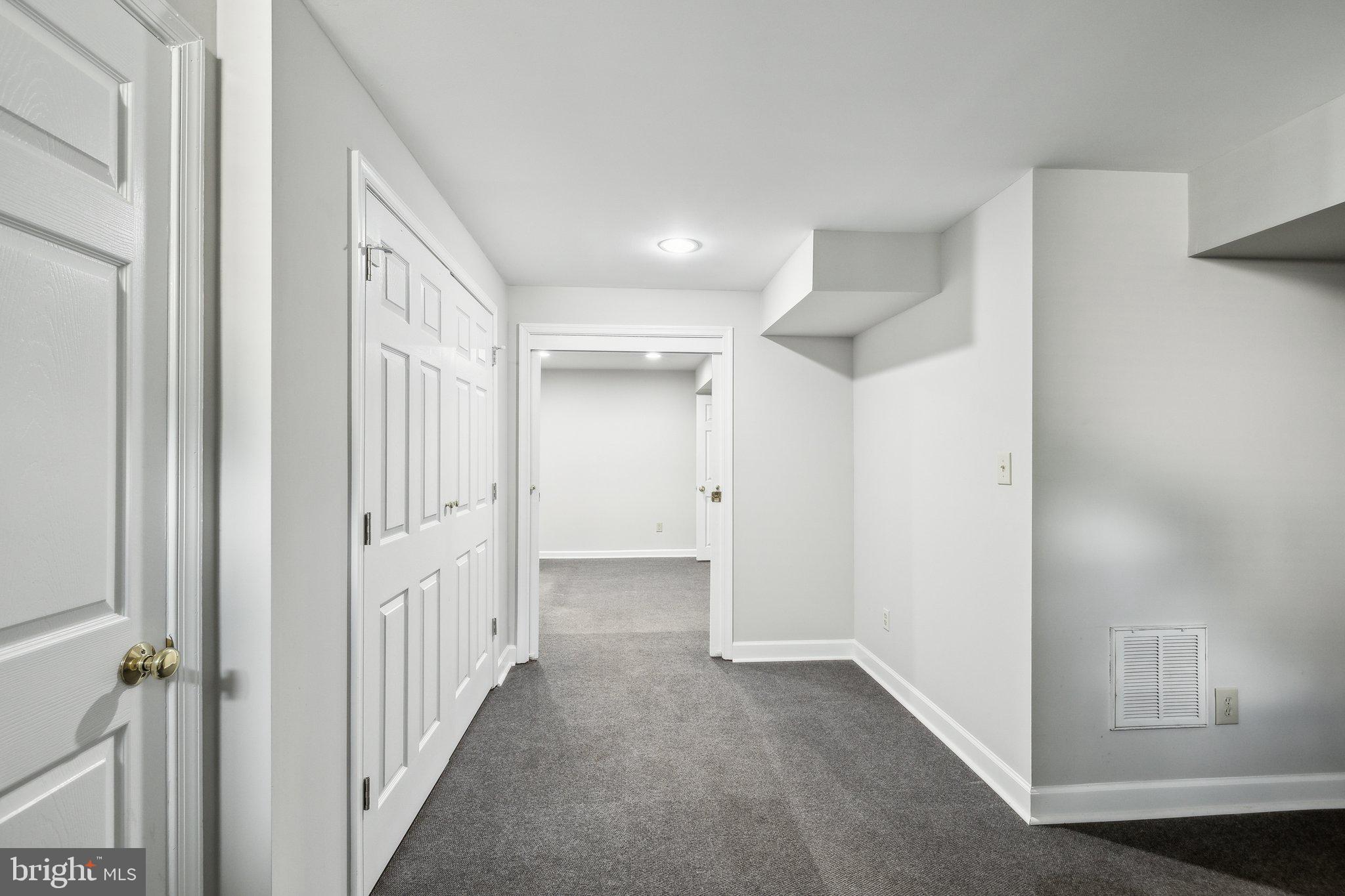 14 St Peters Court Stafford, VA 22556 - Photo 33 of 47 a view of a hallway with a hallway