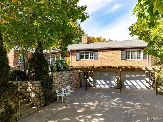 $640,000 | 1 Meadowbrook Heights, Hannibal, MO 63401