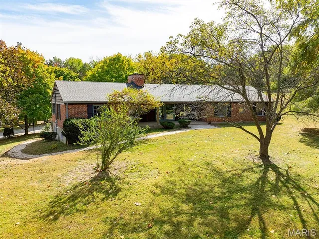 $640,000 | 1 Meadowbrook Heights, Hannibal, MO 63401