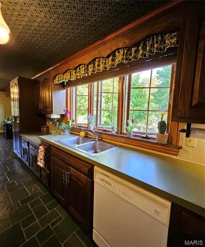 $640,000 | 1 Meadowbrook Heights, Hannibal, MO 63401