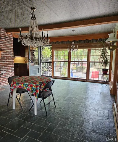 $640,000 | 1 Meadowbrook Heights, Hannibal, MO 63401