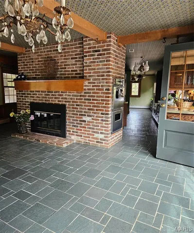 $640,000 | 1 Meadowbrook Heights, Hannibal, MO 63401