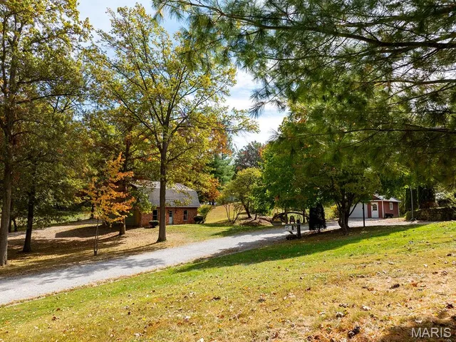 $640,000 | 1 Meadowbrook Heights, Hannibal, MO 63401