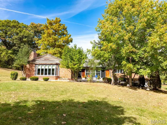 $640,000 | 1 Meadowbrook Heights, Hannibal, MO 63401