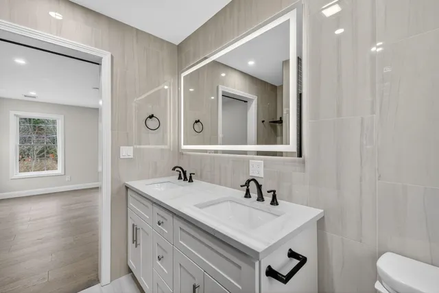 $729,900 | 335 Raymond Road, Chester, NH 03036