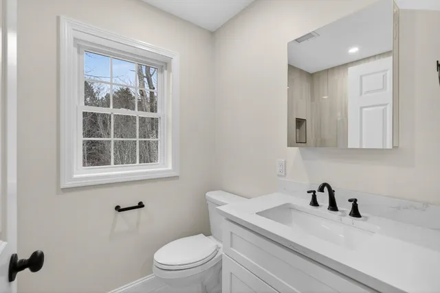 $729,900 | 335 Raymond Road, Chester, NH 03036