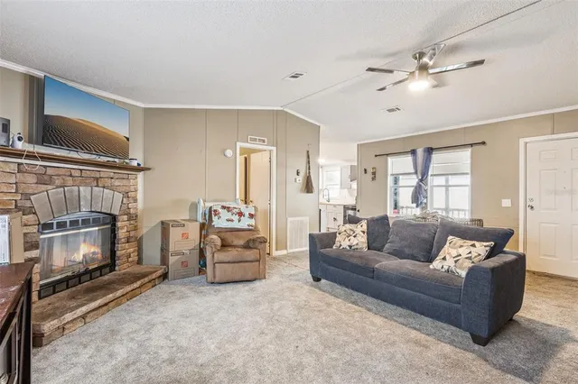 $199,000 | 4 Cayman Circle, Umatilla, FL 32784