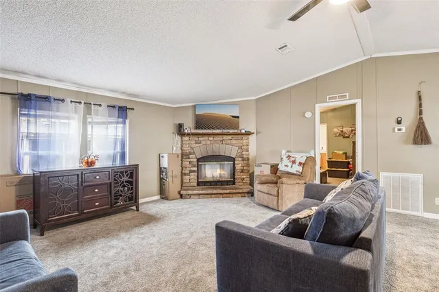 $199,000 | 4 Cayman Circle, Umatilla, FL 32784