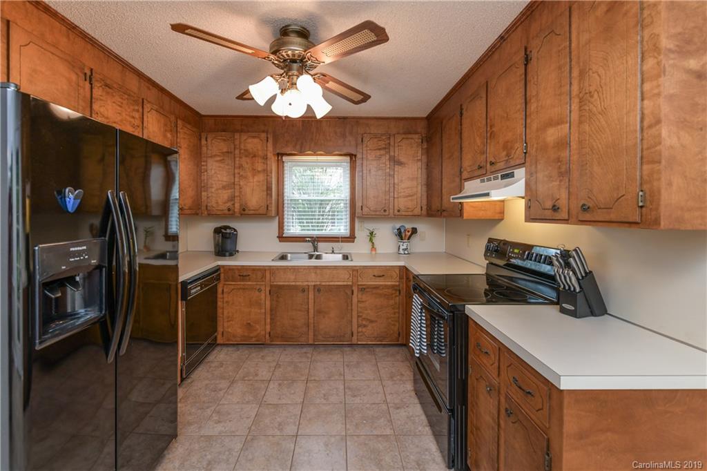 230 East Old Limestone Road York, SC 29745 - Photo 9 of 25 Gallery Image 9