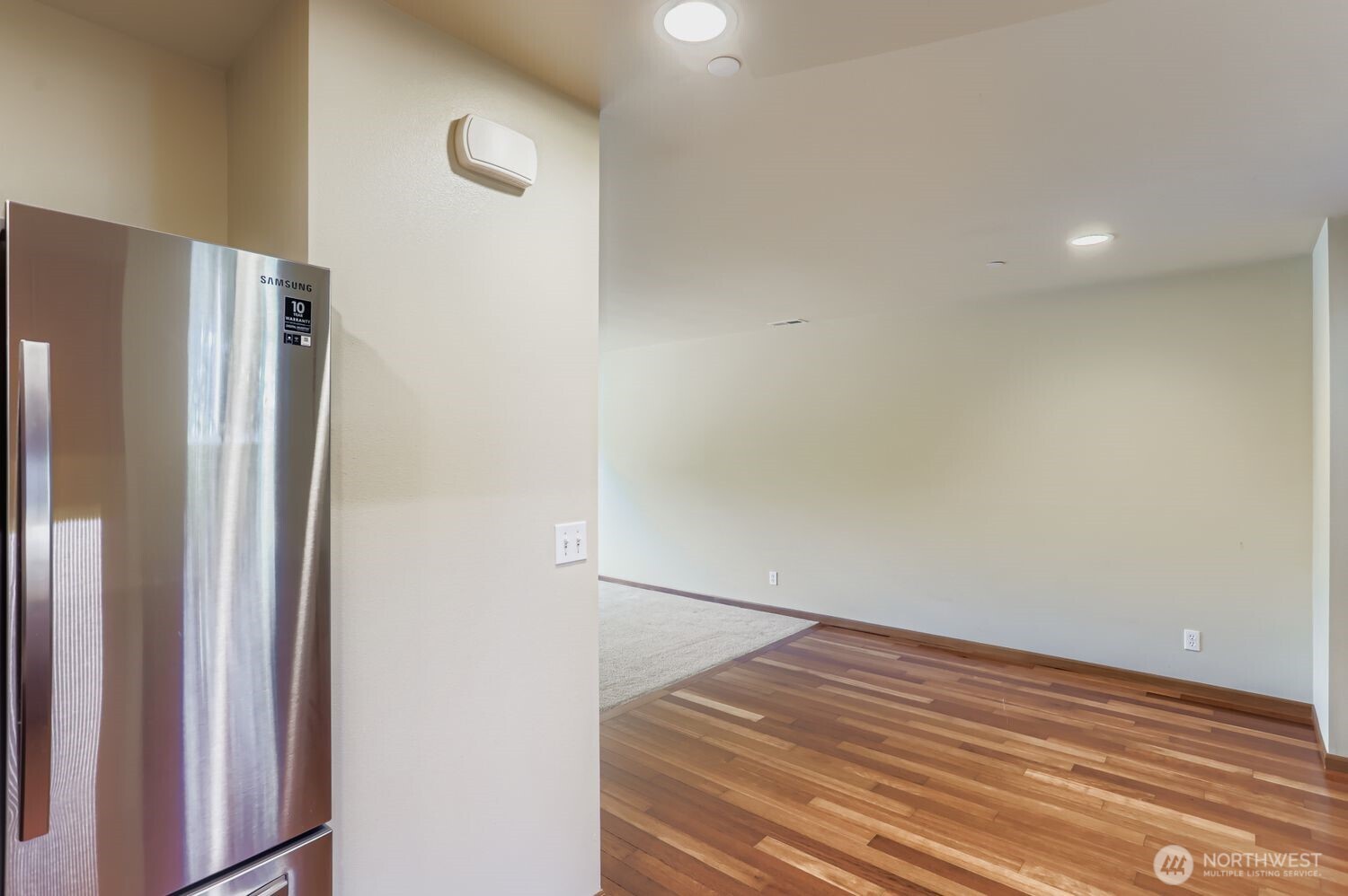 838 4th Avenue Northeast Issaquah, WA 98029 - Photo 11 of 26 a view of empty room