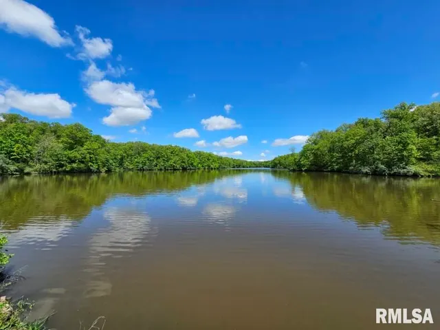 $14,500 | Lot 2 North Wildwood Place, Dix, IL 62830