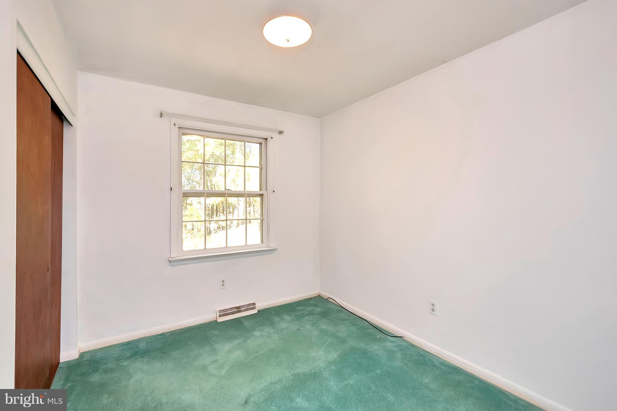 9215 Lake Daniel Road Marshall, VA 20115 - Photo 21 of 27 Bedroom