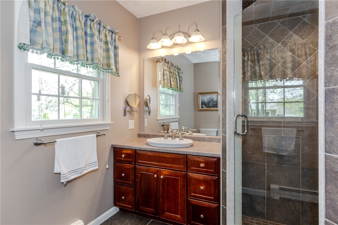 50 Thunder Trail Cranston, RI 02921 - Photo 19 of 49 Primary en suite