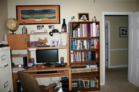 547 Smith Road Bell Buckle, TN 37020 - Photo 15 of 20 a work room with furniture and a book shelf