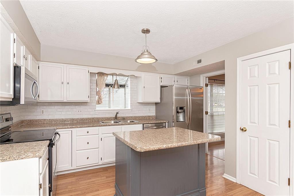 11525 Raleigh Lane Fishers, IN 46038 - Photo 11 of 32 Gallery Image 11