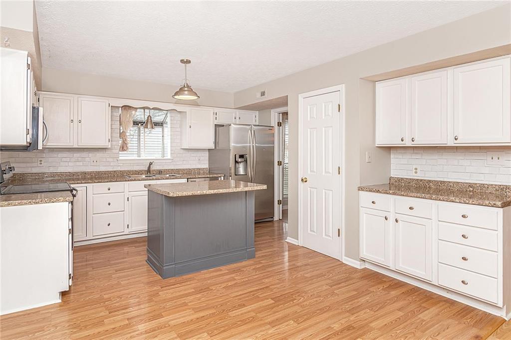 11525 Raleigh Lane Fishers, IN 46038 - Photo 12 of 32 Gallery Image 12