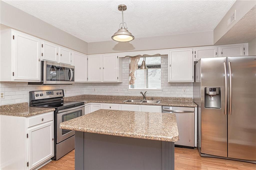 11525 Raleigh Lane Fishers, IN 46038 - Photo 10 of 32 Gallery Image 10