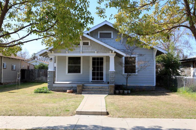 827 J Street Reedley, CA 93654 - Photo 1 of 37