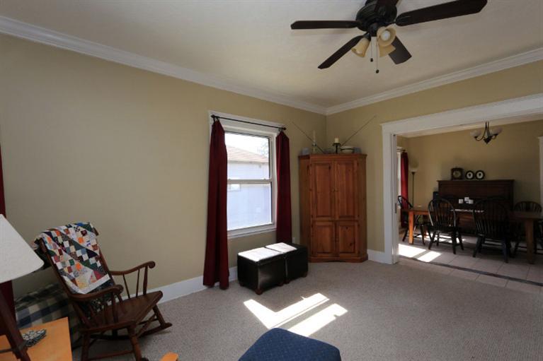 827 J Street Reedley, CA 93654 - Photo 4 of 37