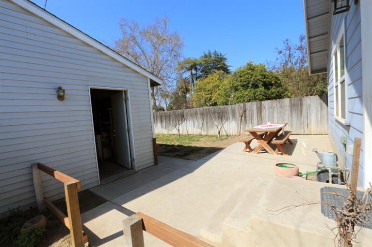827 J Street Reedley, CA 93654 - Photo 32 of 37
