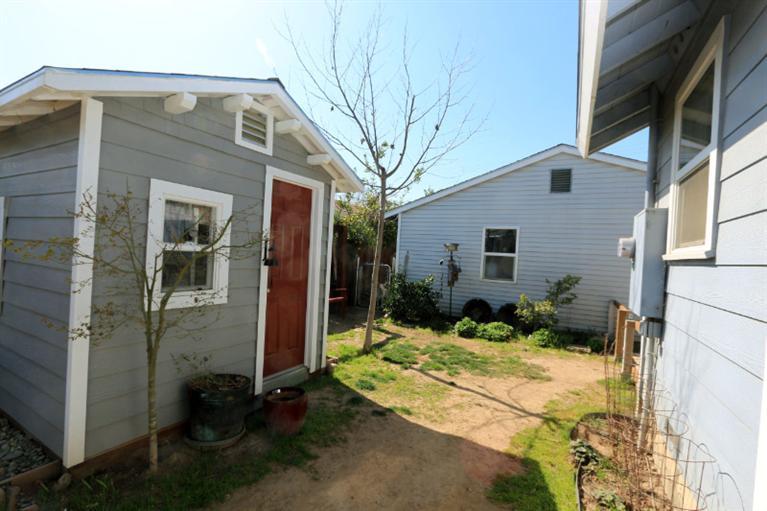 827 J Street Reedley, CA 93654 - Photo 34 of 37