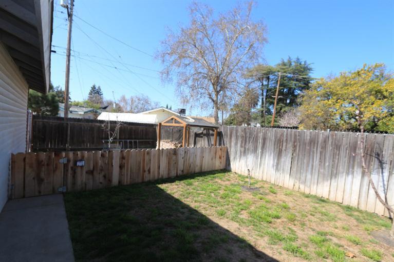 827 J Street Reedley, CA 93654 - Photo 35 of 37