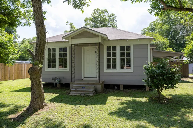 $1,300 | 1314 Rampart Street, Columbus, TX 78934