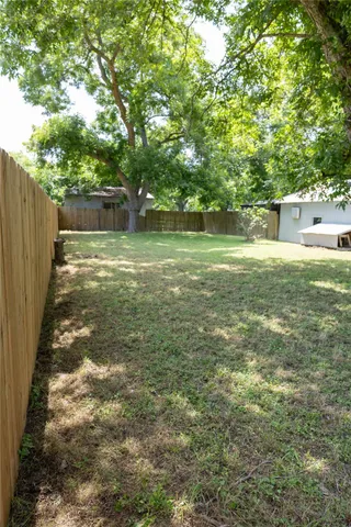 $1,300 | 1314 Rampart Street, Columbus, TX 78934