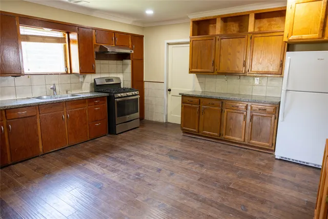 $1,300 | 1314 Rampart Street, Columbus, TX 78934