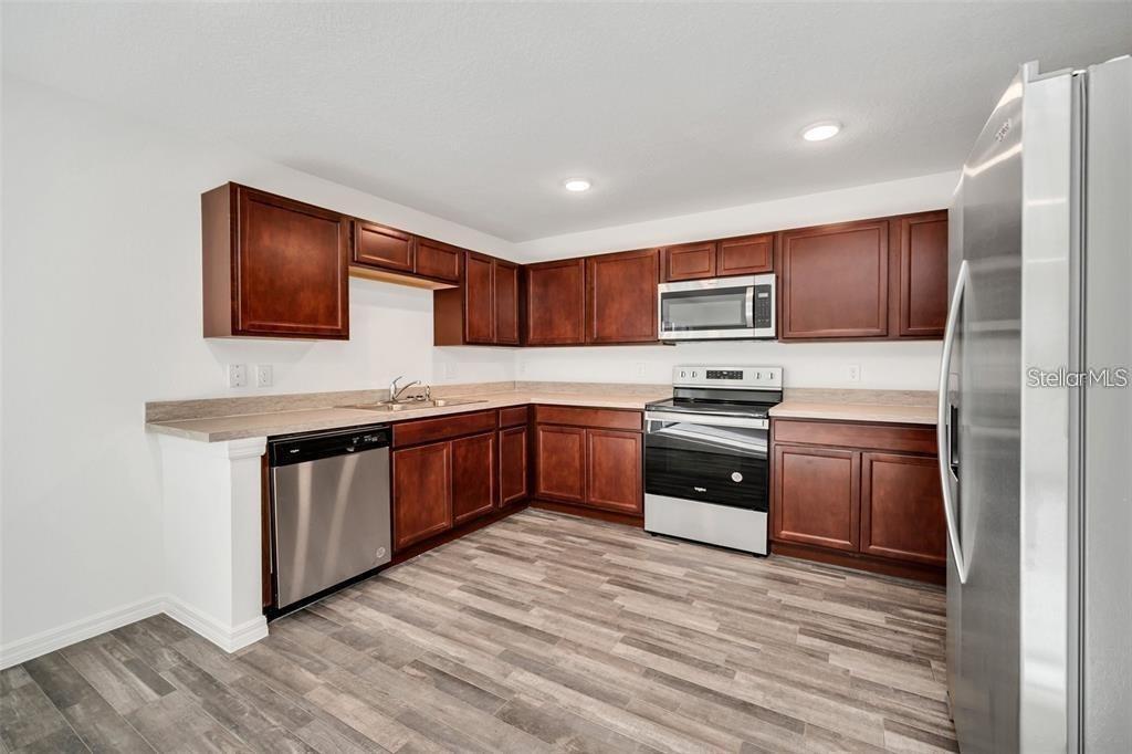 816 Cardinal Way Kissimmee, FL 34759 - Photo 3 of 7